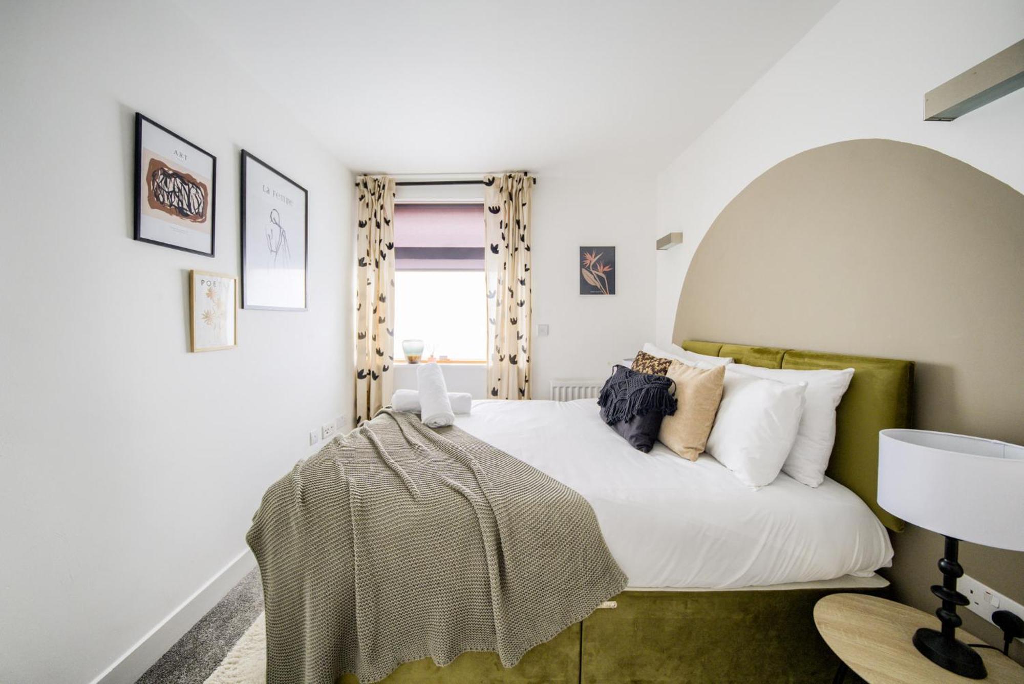 Coventry Large 4-Bed Townhouse By Empower Homes Exteriér fotografie