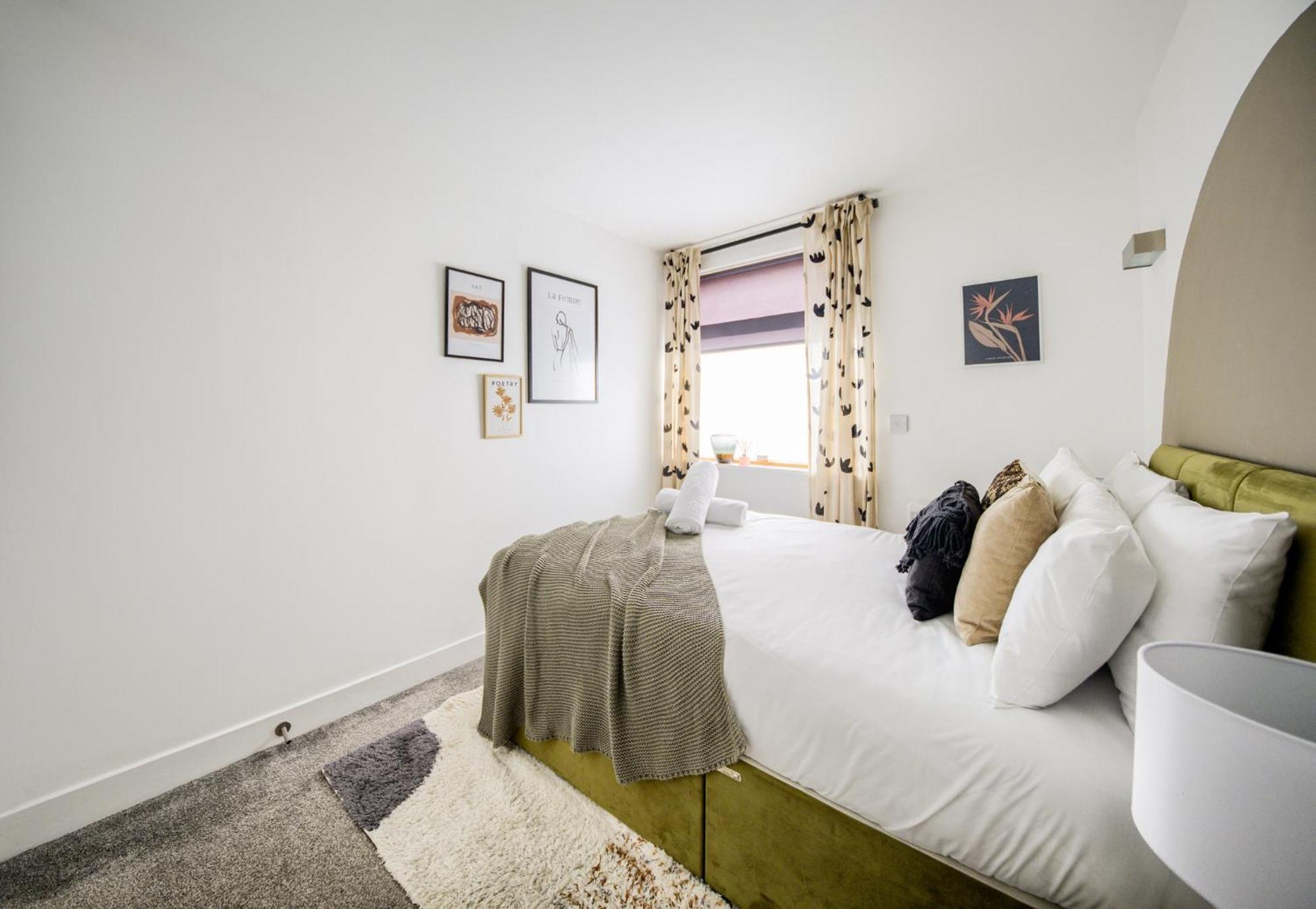 Coventry Large 4-Bed Townhouse By Empower Homes Exteriér fotografie