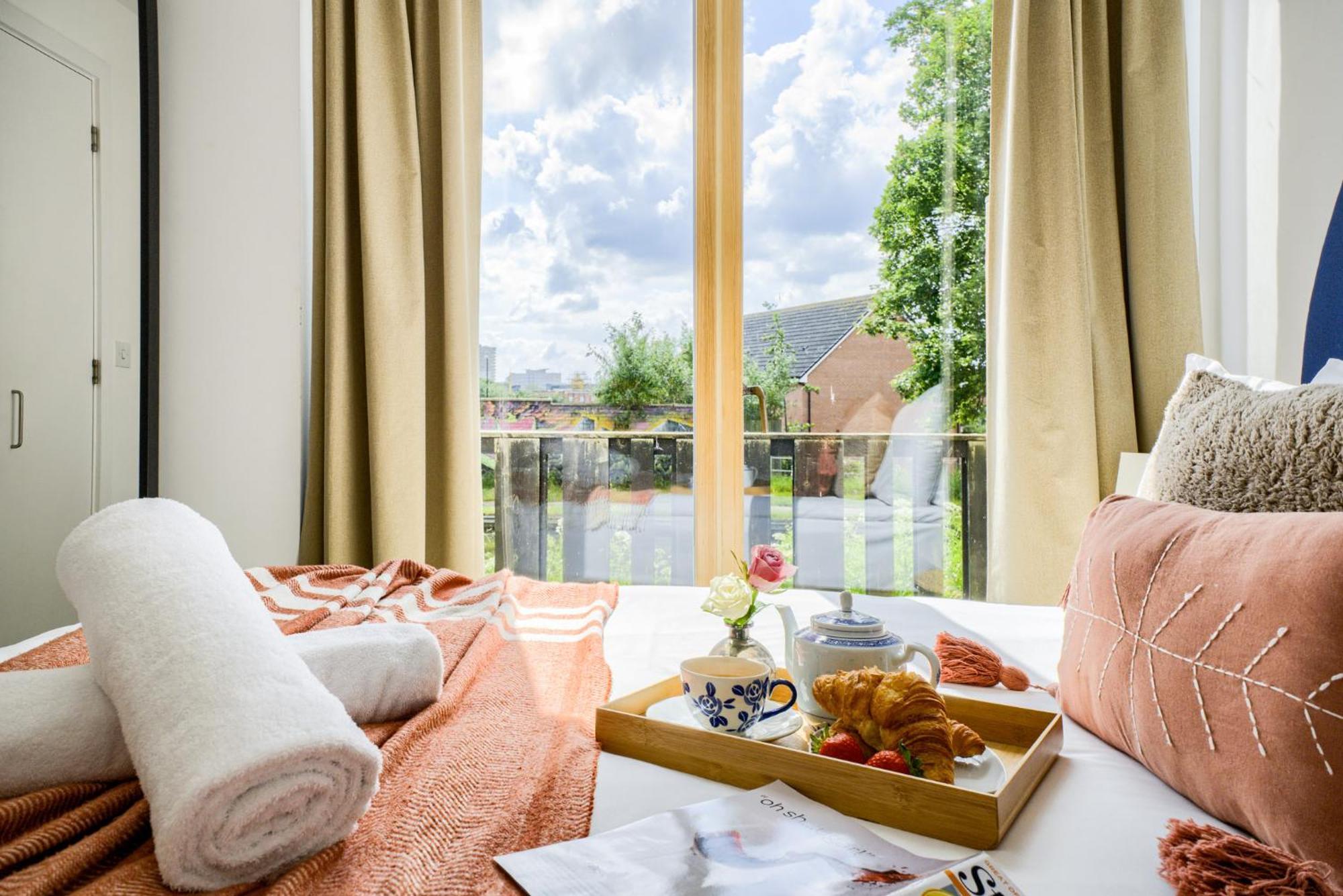 Coventry Large 4-Bed Townhouse By Empower Homes Exteriér fotografie