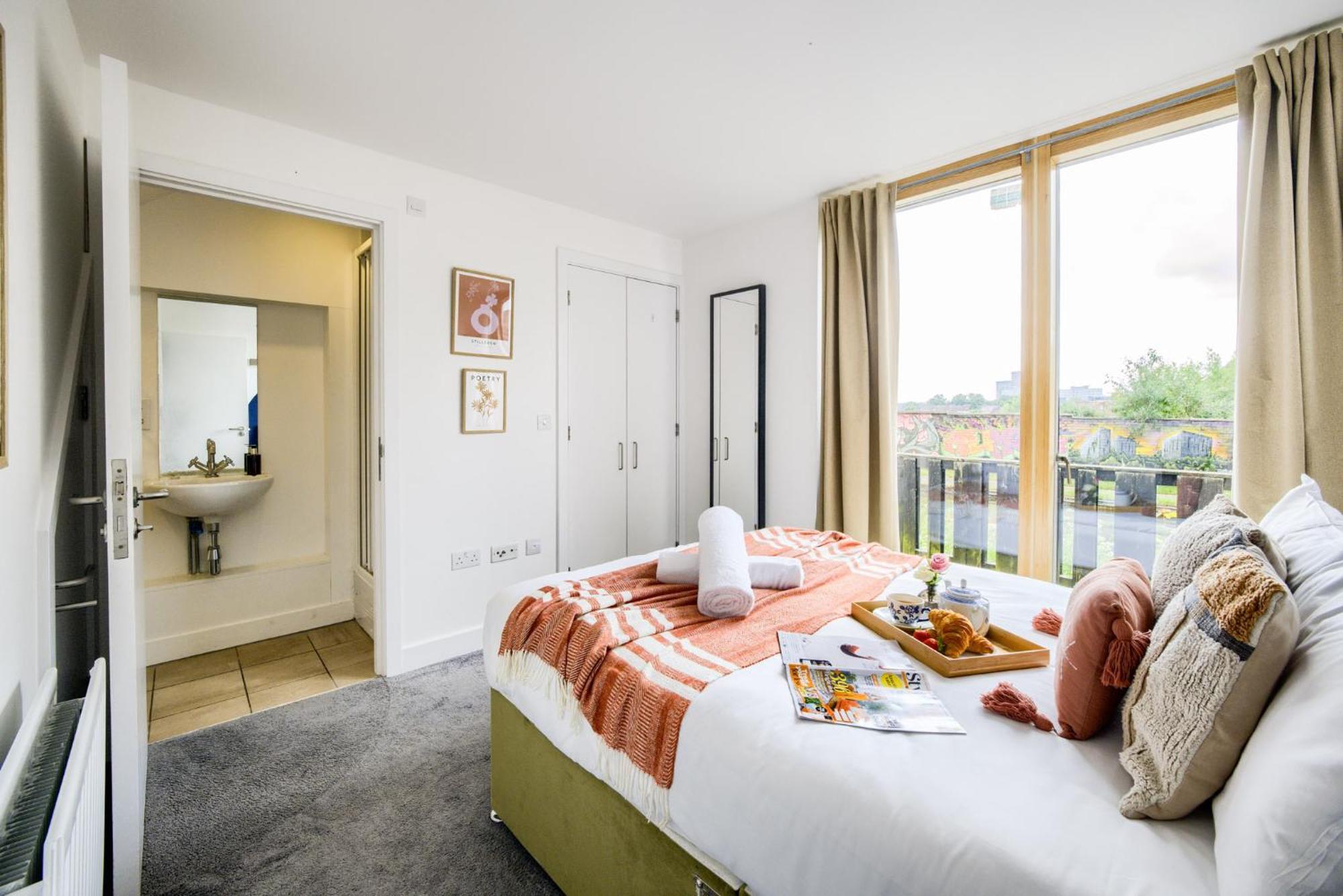 Coventry Large 4-Bed Townhouse By Empower Homes Exteriér fotografie
