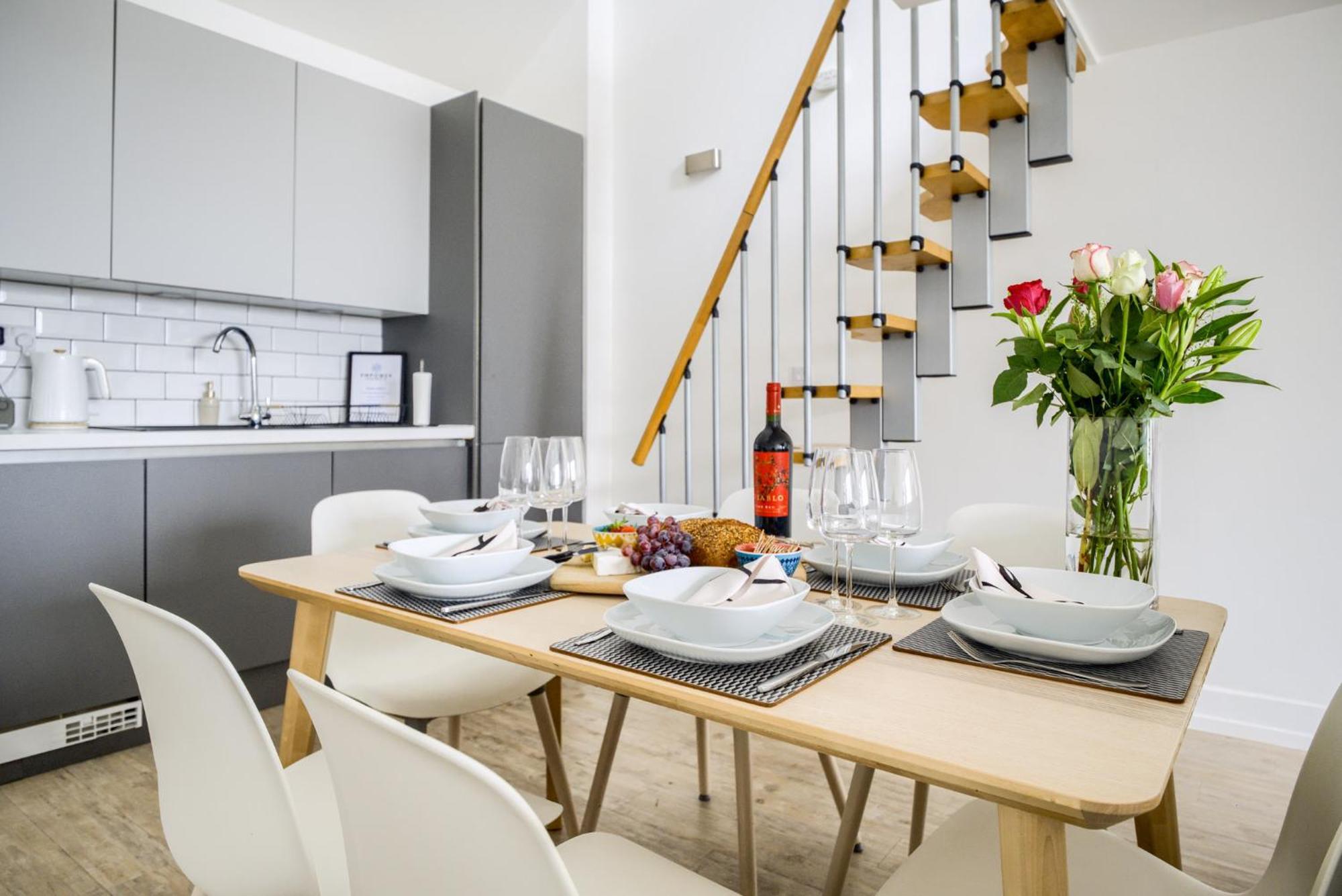Coventry Large 4-Bed Townhouse By Empower Homes Exteriér fotografie