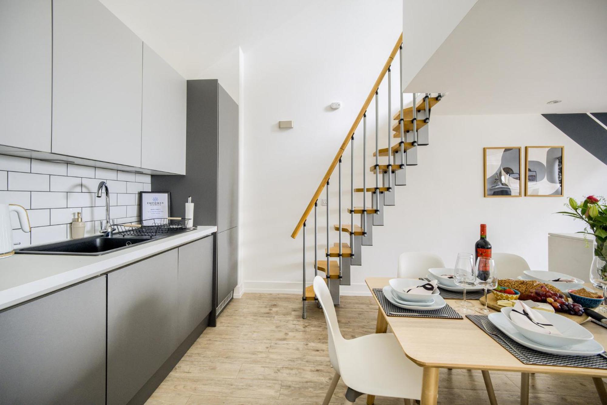 Coventry Large 4-Bed Townhouse By Empower Homes Exteriér fotografie