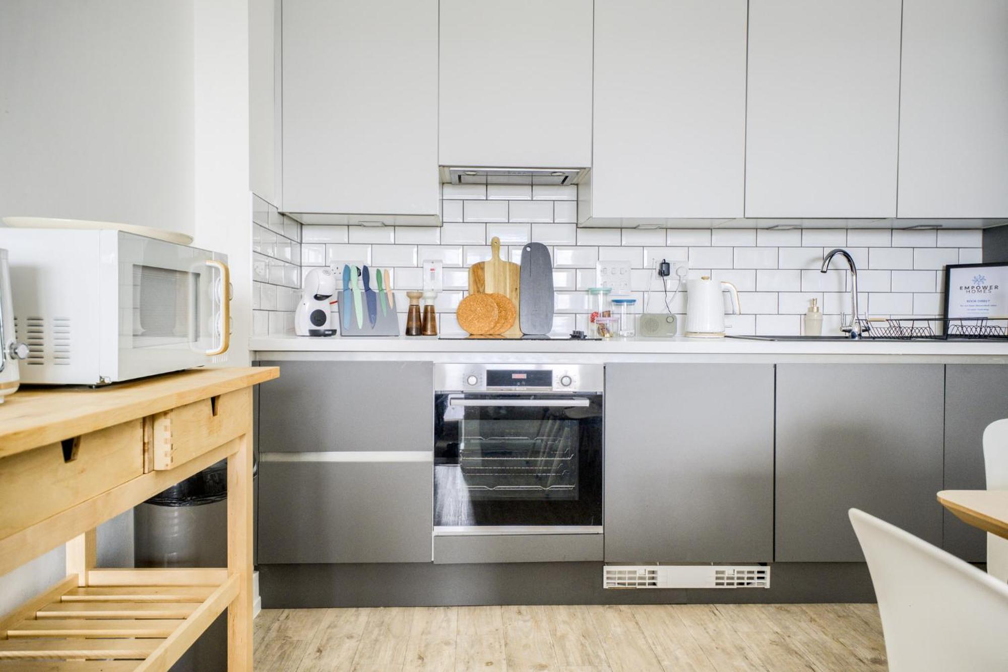 Coventry Large 4-Bed Townhouse By Empower Homes Exteriér fotografie