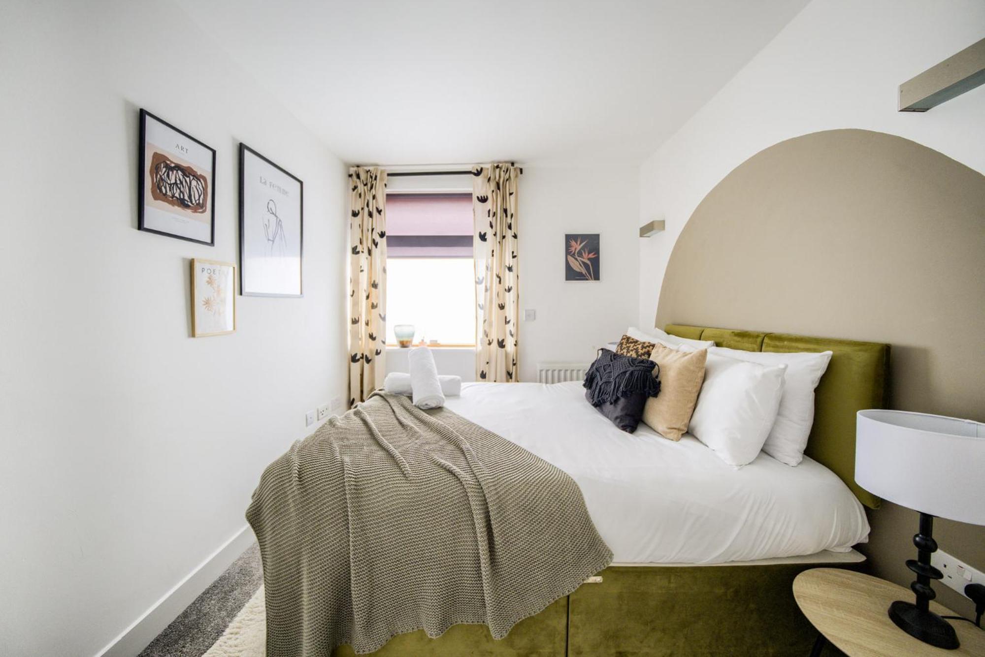 Coventry Large 4-Bed Townhouse By Empower Homes Exteriér fotografie
