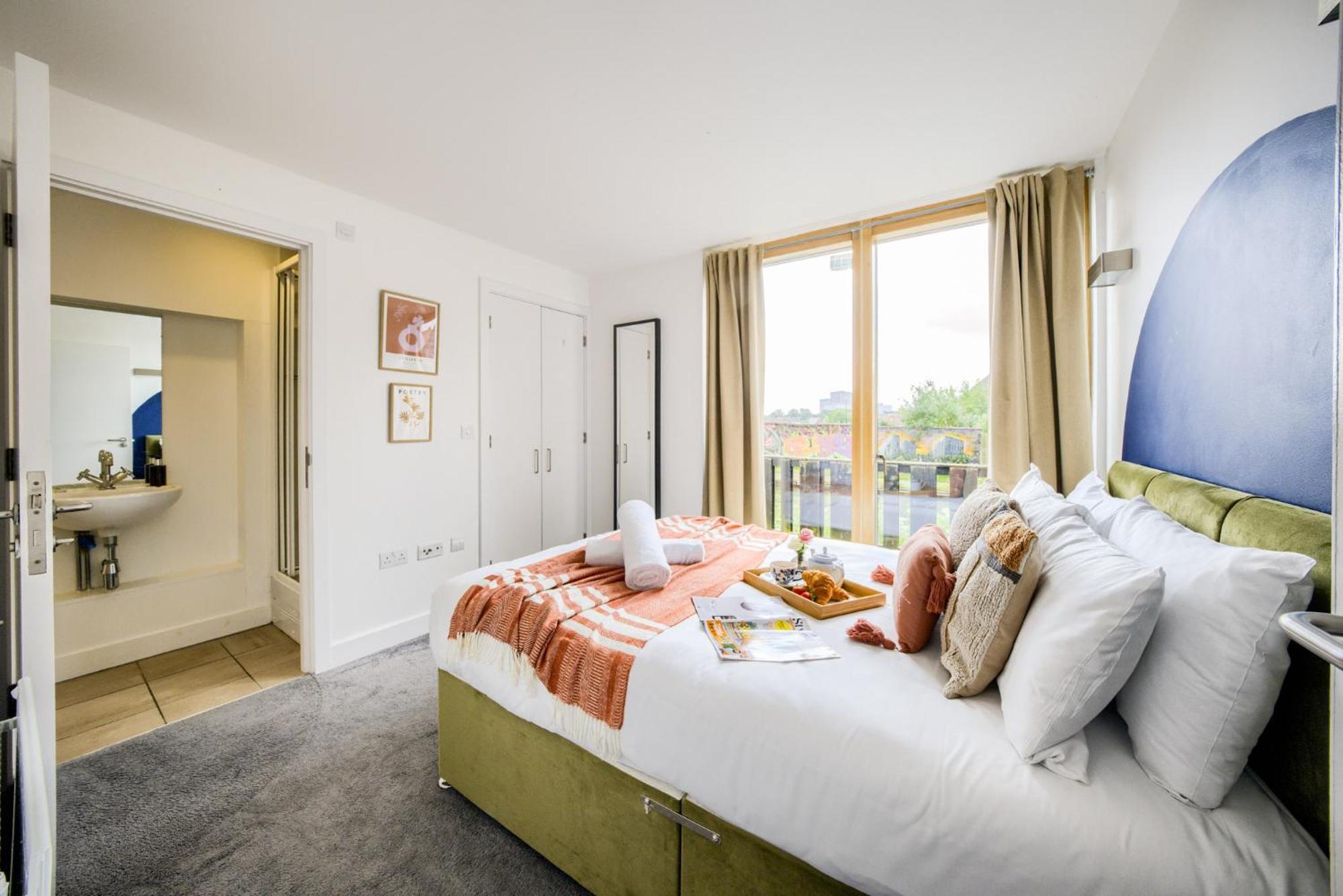 Coventry Large 4-Bed Townhouse By Empower Homes Exteriér fotografie