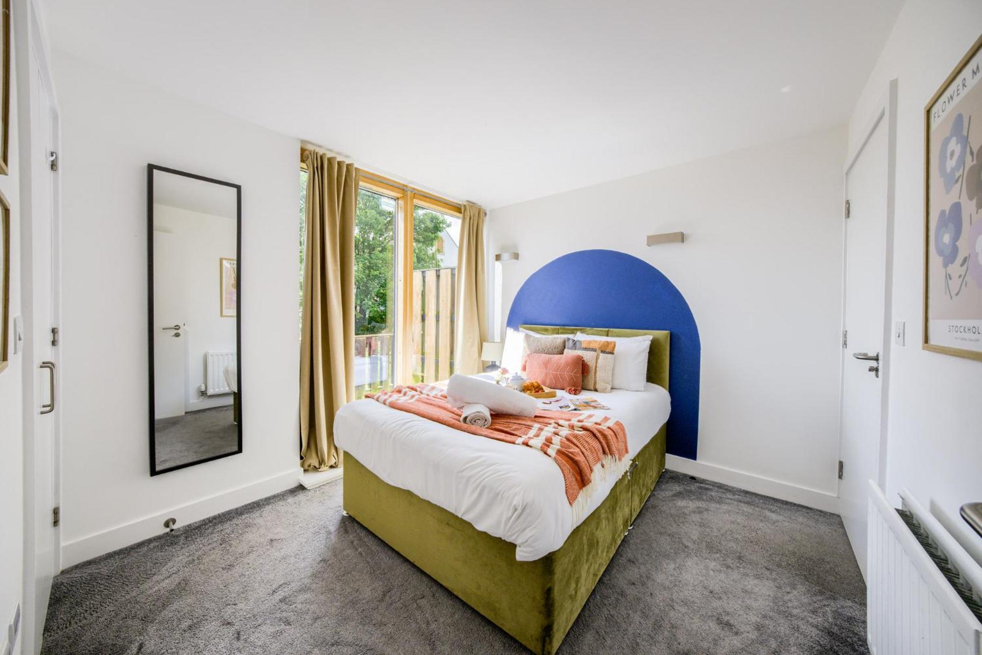 Coventry Large 4-Bed Townhouse By Empower Homes Exteriér fotografie