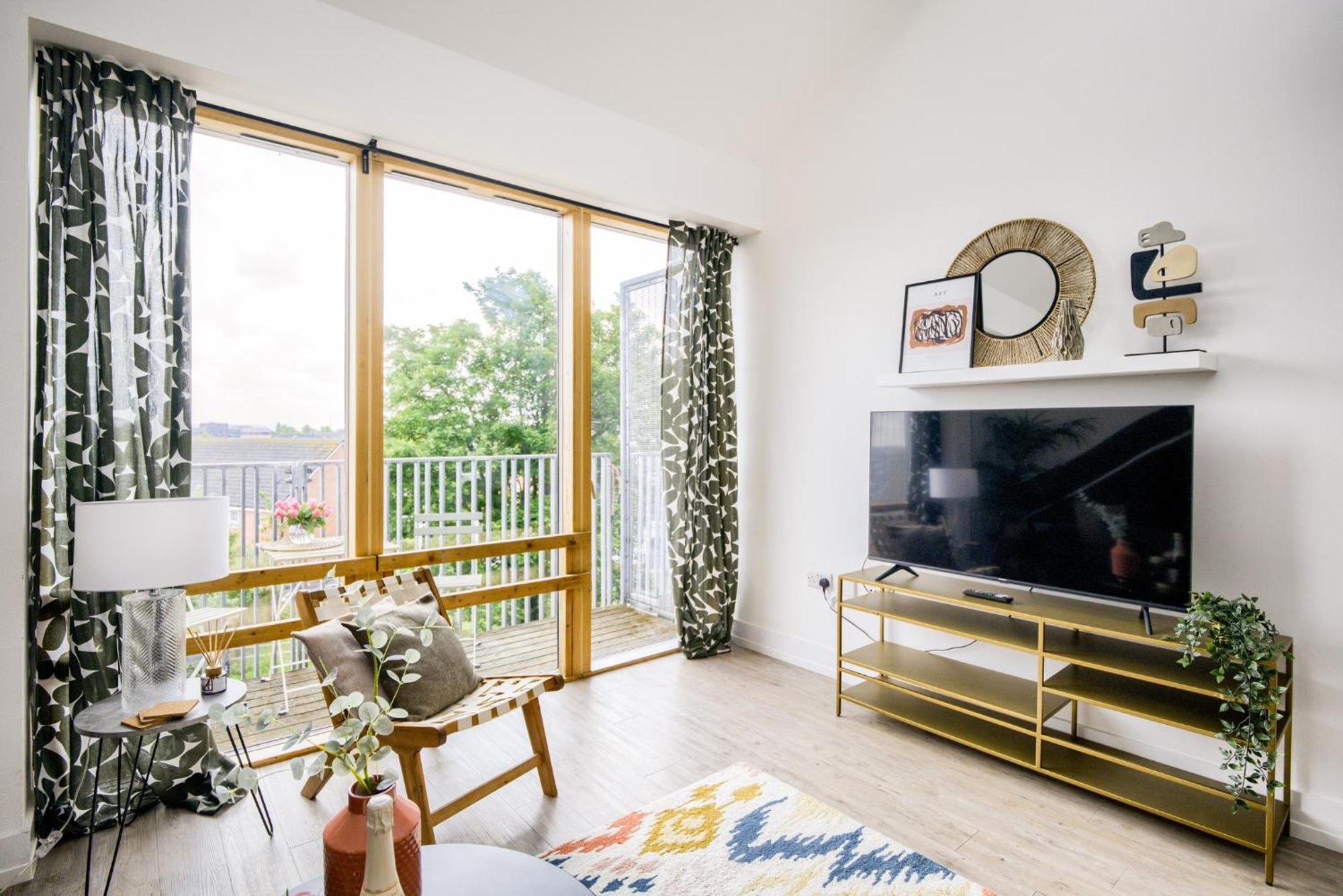 Coventry Large 4-Bed Townhouse By Empower Homes Exteriér fotografie
