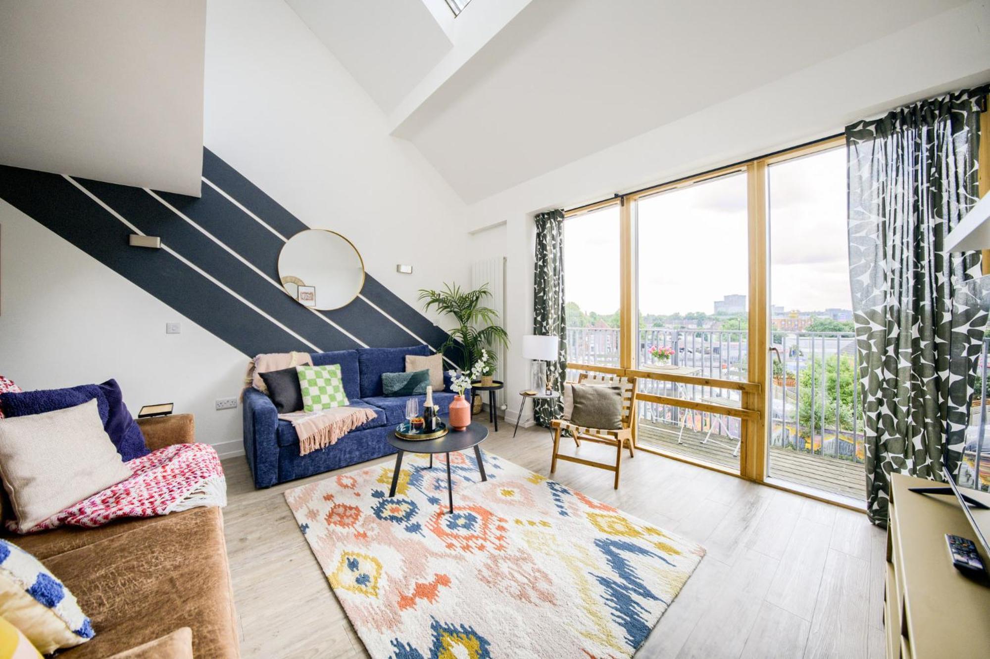Coventry Large 4-Bed Townhouse By Empower Homes Exteriér fotografie